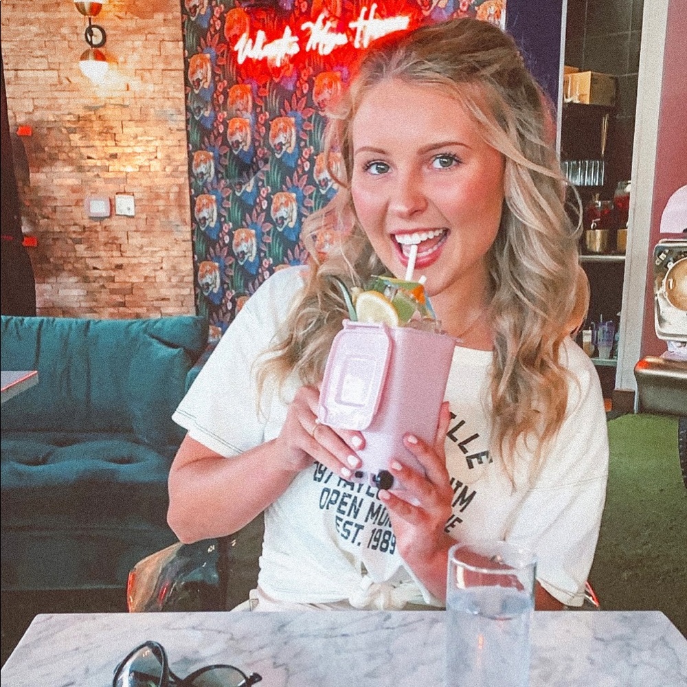 Meet your Posher, Natalie
